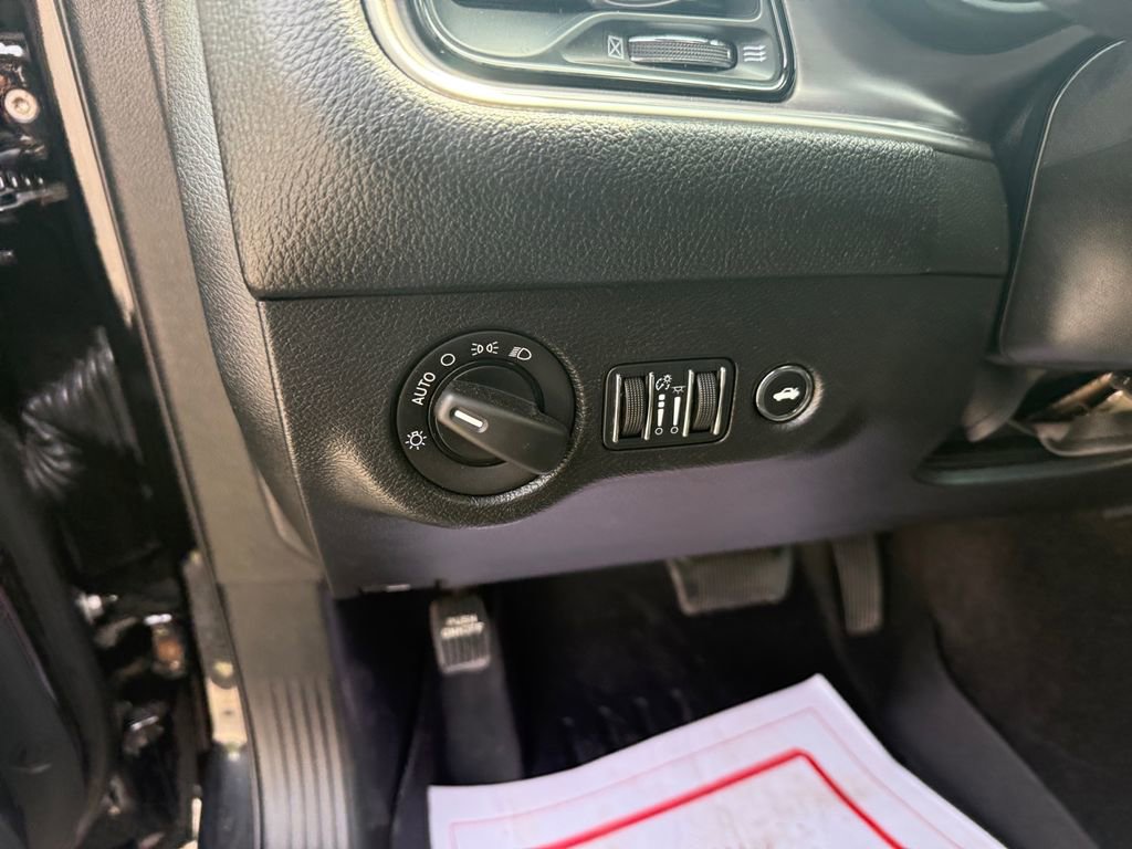 Used 2017 Dodge Challenger SXT RWD image 18