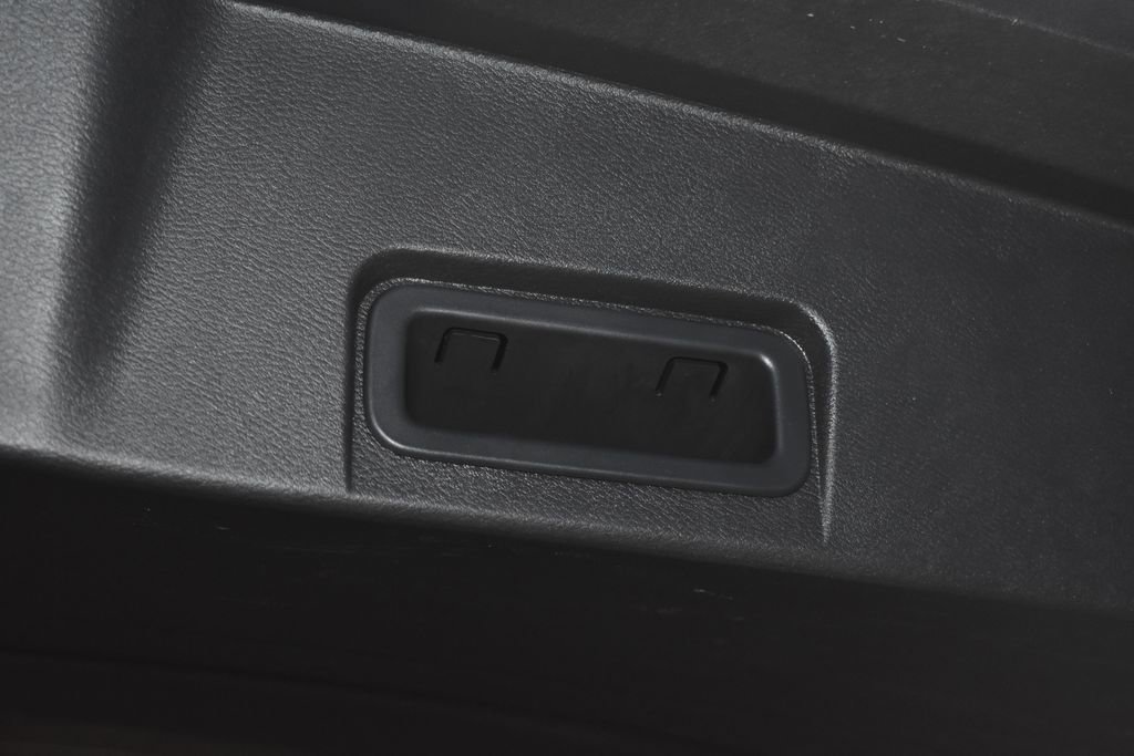 Certified 2025 Nissan Rogue S image 26