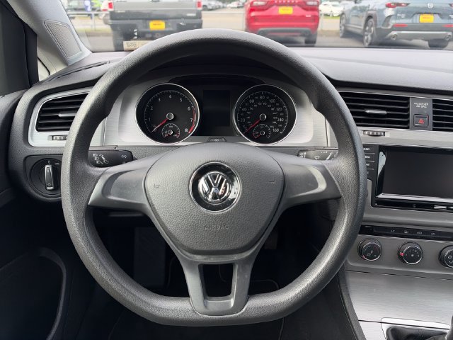 Used 2015 Volkswagen Golf Launch Edition FWD image 20