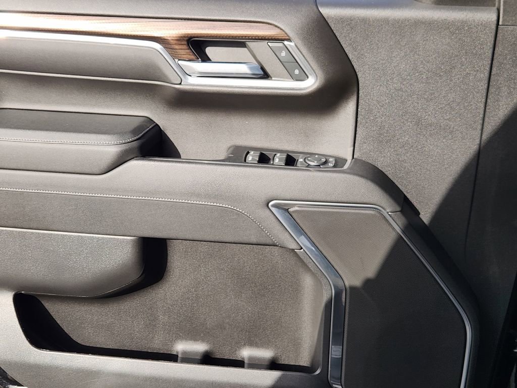 Used 2023 Chevrolet Silverado 1500 RST w/ Z71 Off-Road Package image 23