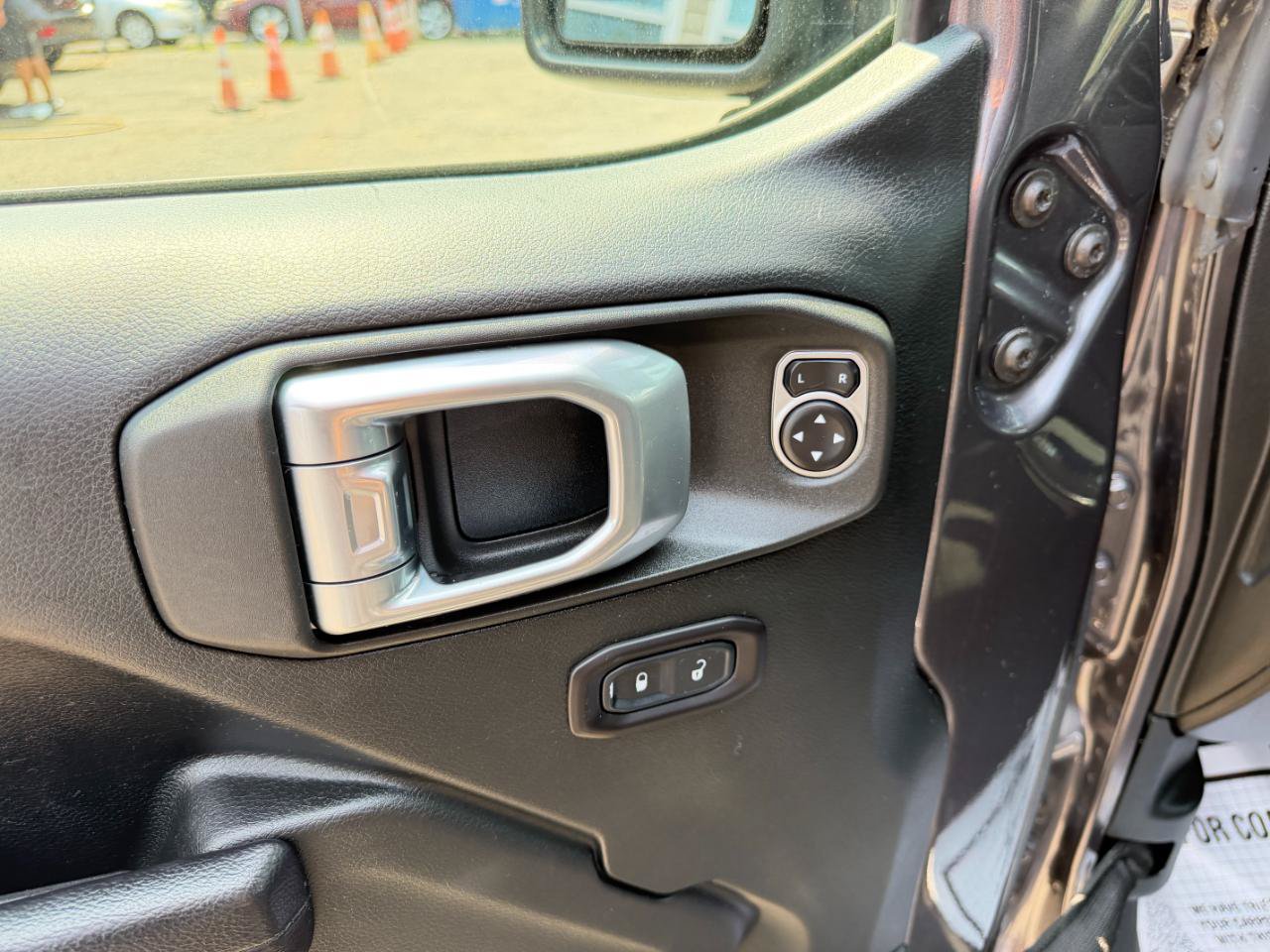 Used 2018 Jeep Wrangler Unlimited Sport S AWD/4WD image 17