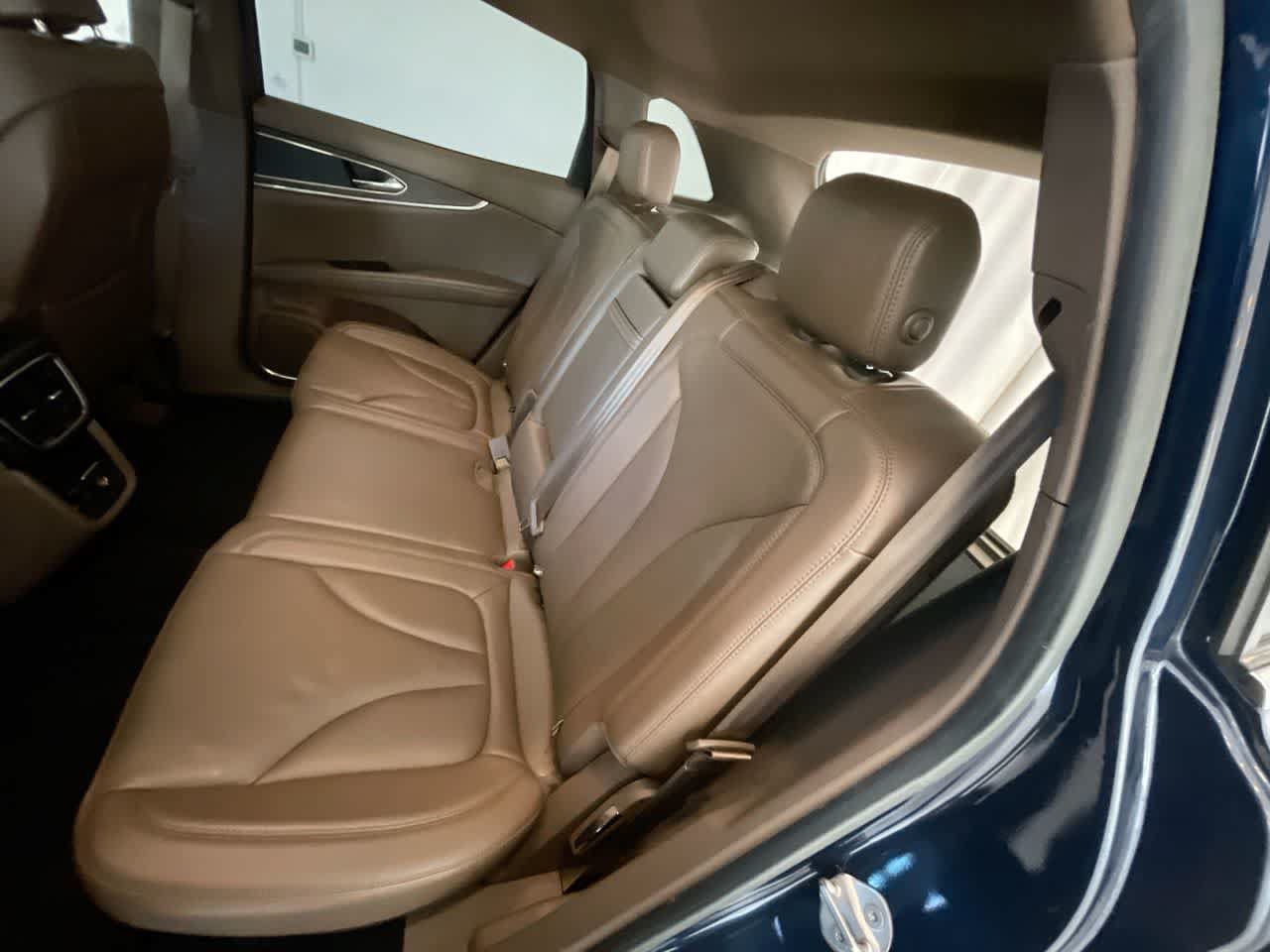 Used 2017 Lincoln MKX Reserve AWD/4WD image 23