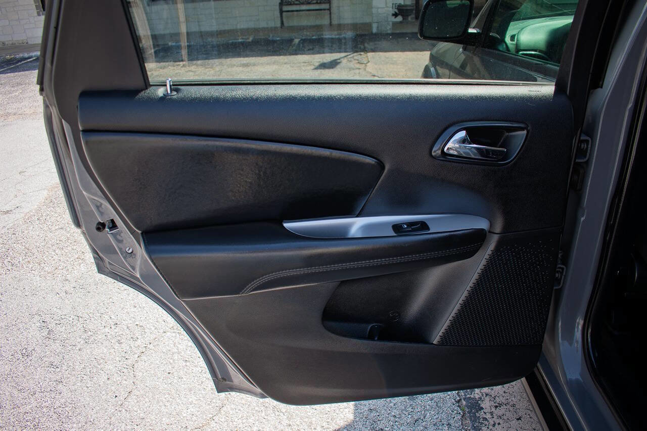 Used 2019 Dodge Journey SE w/ Connectivity Group FWD image 26