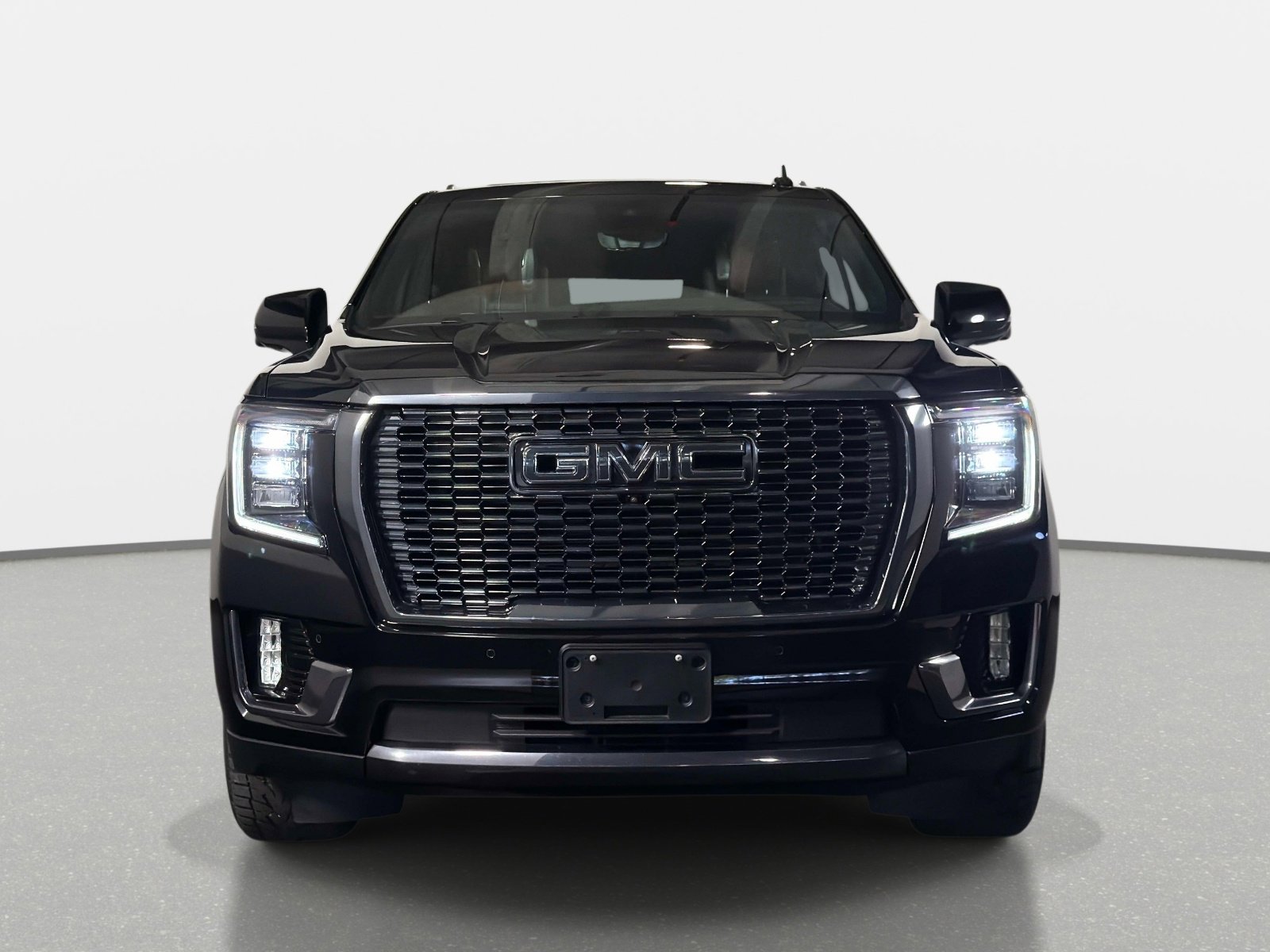 Used 2024 GMC Yukon XL Denali Ultimate AWD/4WD image 9