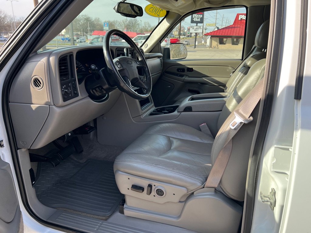 Used 2005 Chevrolet Silverado 2500 LT w/ Heavy-Duty Power Package image 19