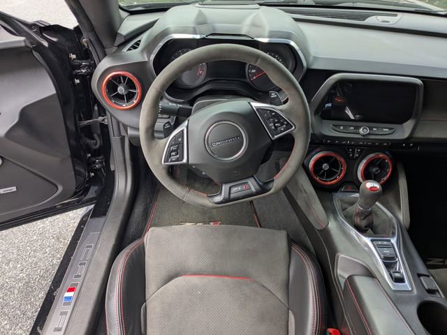 Used 2018 Chevrolet Camaro ZL1 image 15