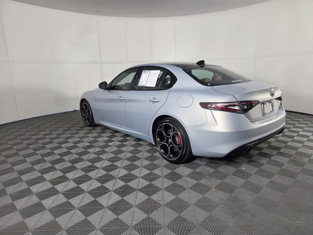 Used 2024 Alfa Romeo Giulia Ti w/ Active Assist Plus Package image 8