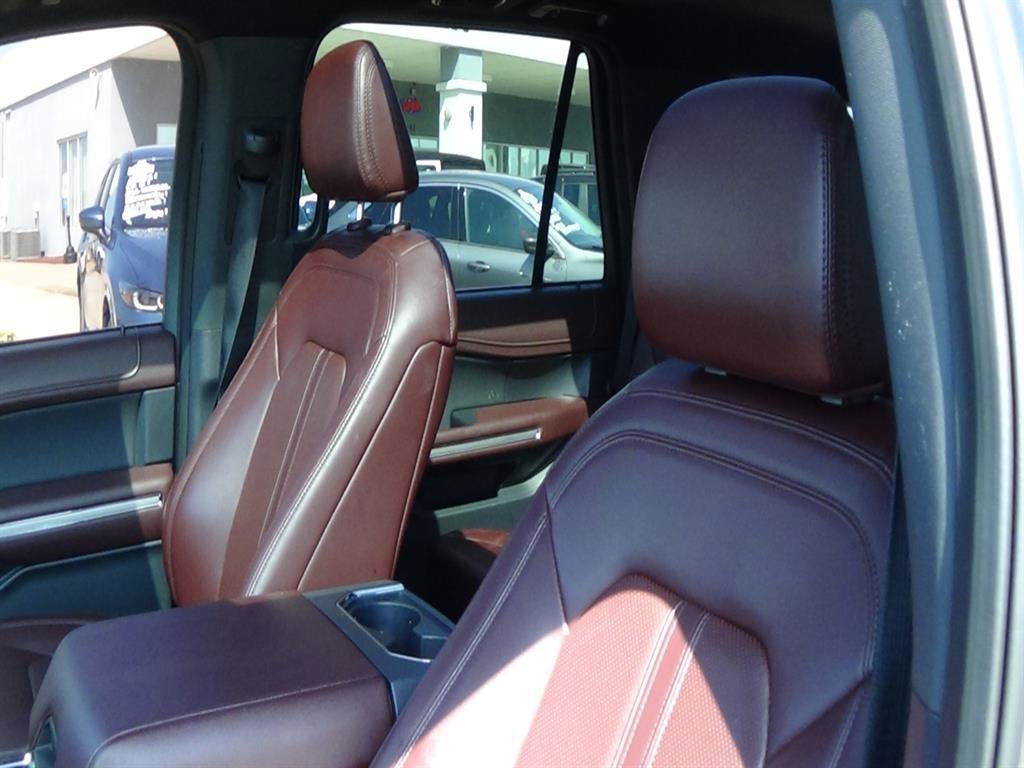 Used 2024 Ford Expedition Limited AWD/4WD image 19