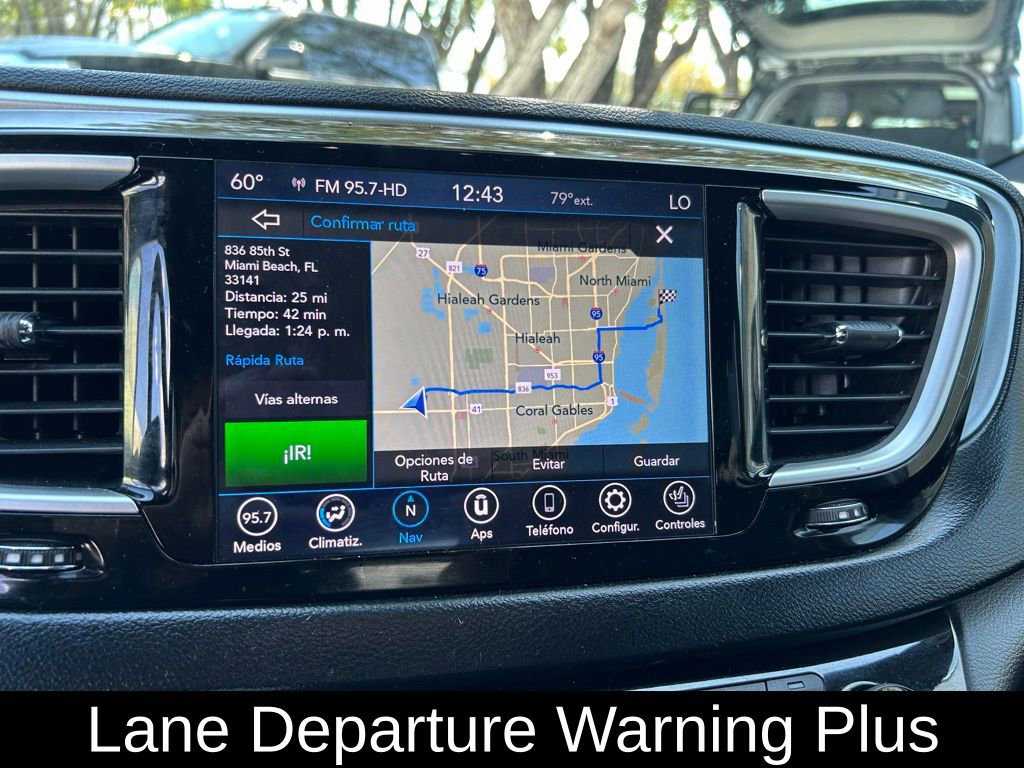 Used 2020 Chrysler Pacifica Touring-L Plus image 24