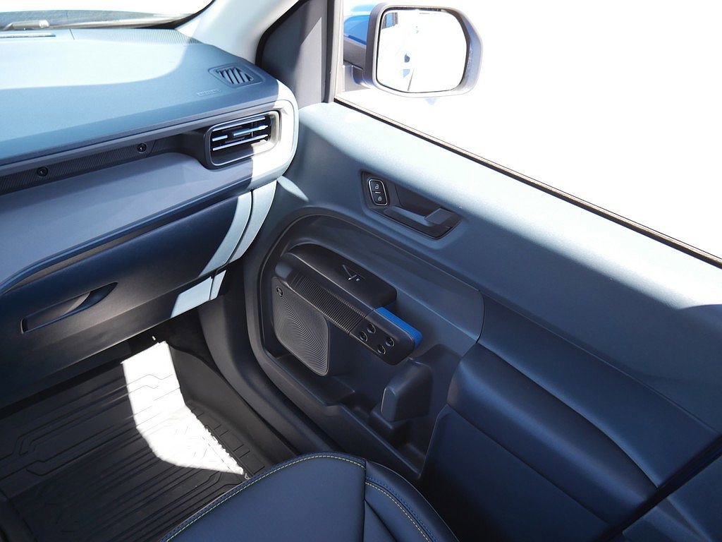 Used 2026 Ford Maverick Lobo AWD/4WD image 26