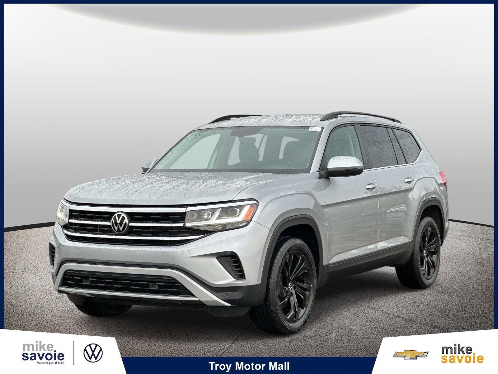 Used 2023 Volkswagen Atlas SE w/ Black Wheel Package