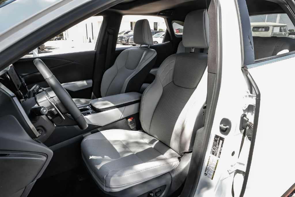 Used 2024 Lexus RX 350 Premium w/ Accessory Package (Z1) AWD/4WD image 8