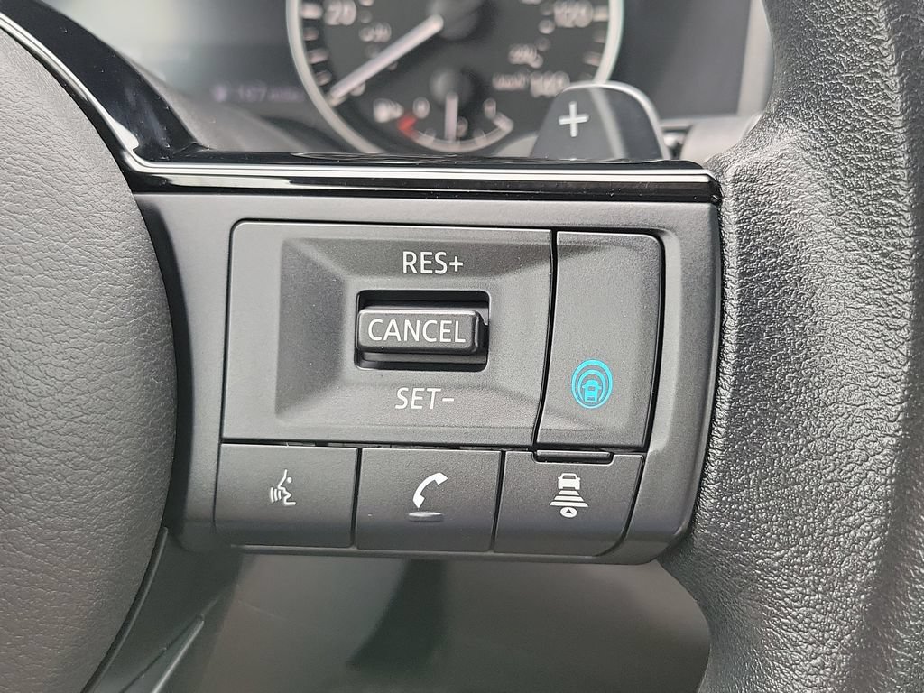Used 2023 Nissan Rogue SV AWD/4WD image 15