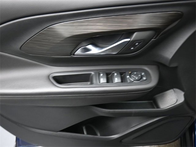 Used 2022 GMC Terrain SLE w/ Driver Convenience Package image 13