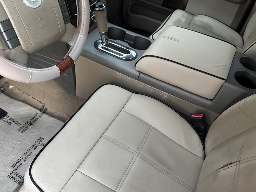 Used 2006 Lincoln Mark LT 4x4 image 6