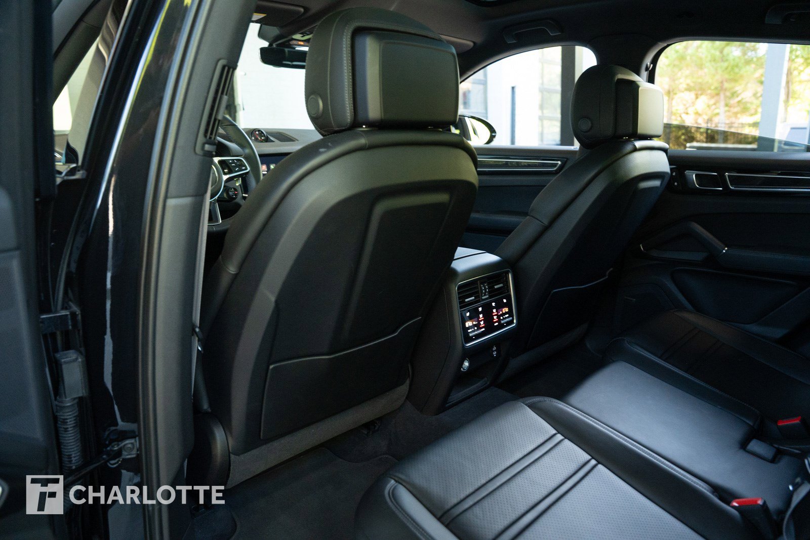 Used 2022 Porsche Cayenne S image 30
