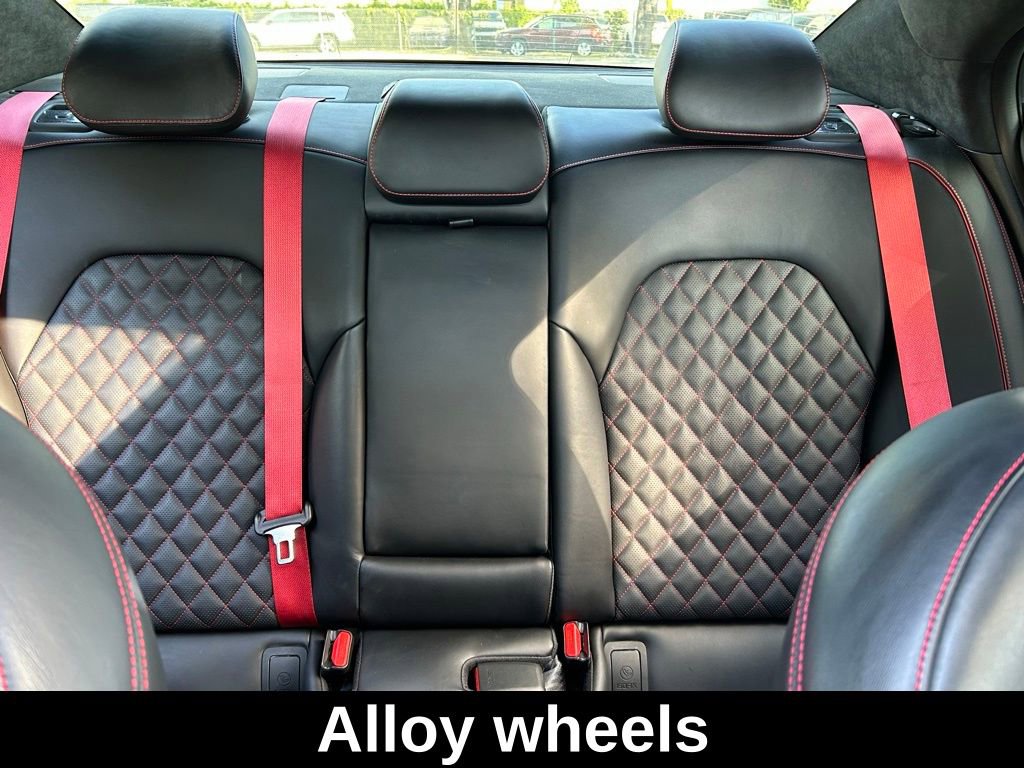 Used 2023 Genesis G70 3.3T w/ Sport Prestige Package image 15