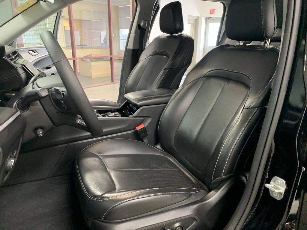 Used 2023 Jeep Grand Cherokee Limited w/ Luxury Tech Group II AWD/4WD image 9