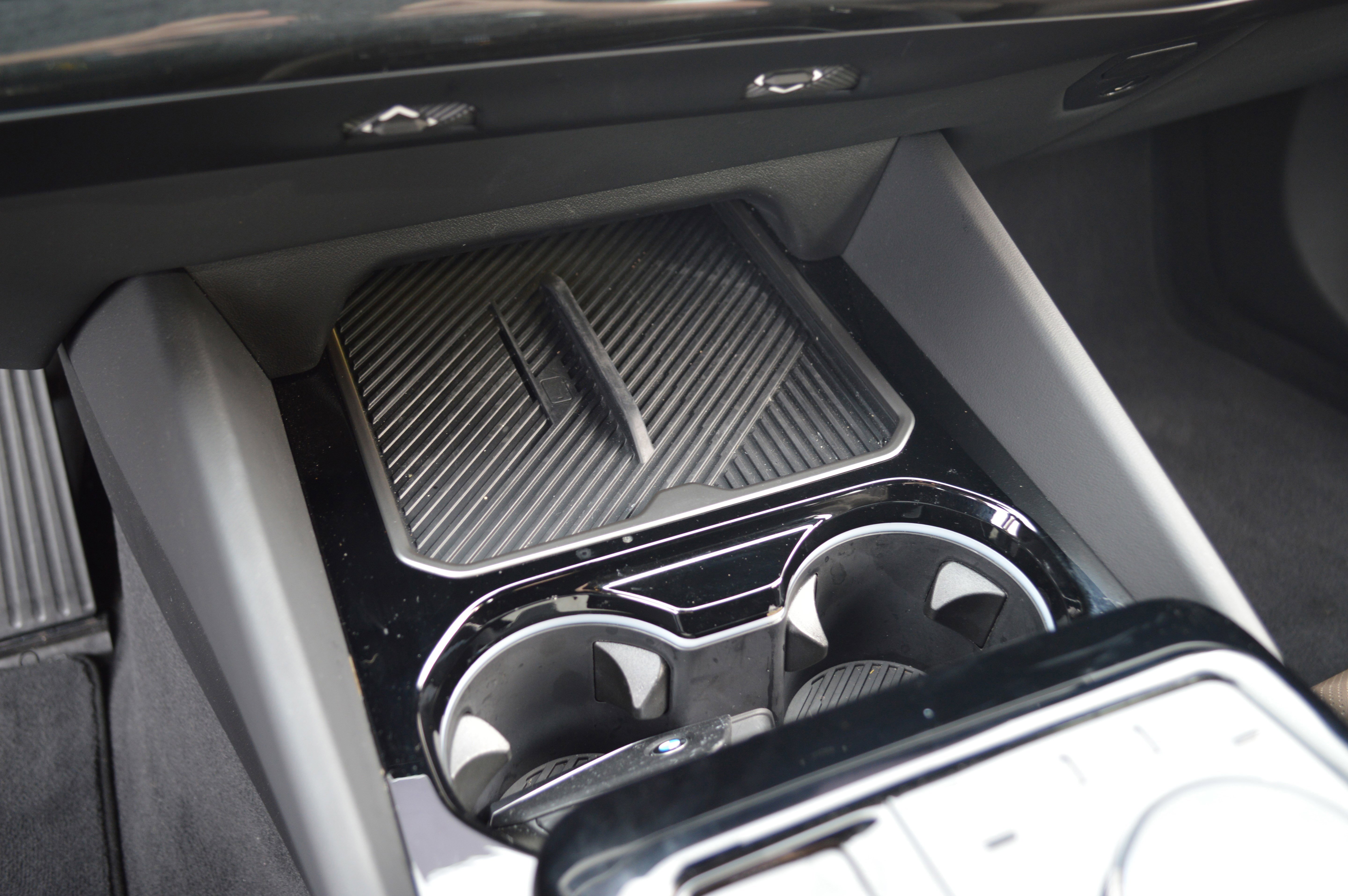 Used 2025 BMW 530i xDrive w/ Premium Package image 23