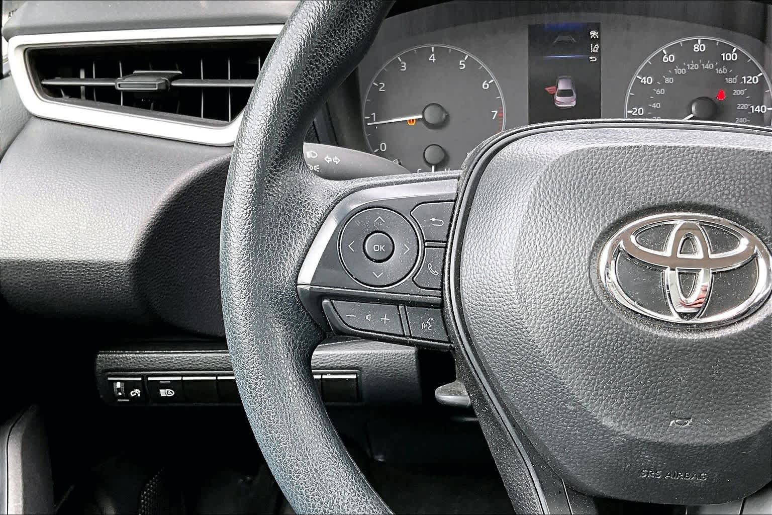 Used 2025 Toyota Corolla LE FWD image 23