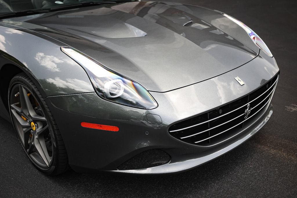 Certified 2016 Ferrari California T RWD image 12
