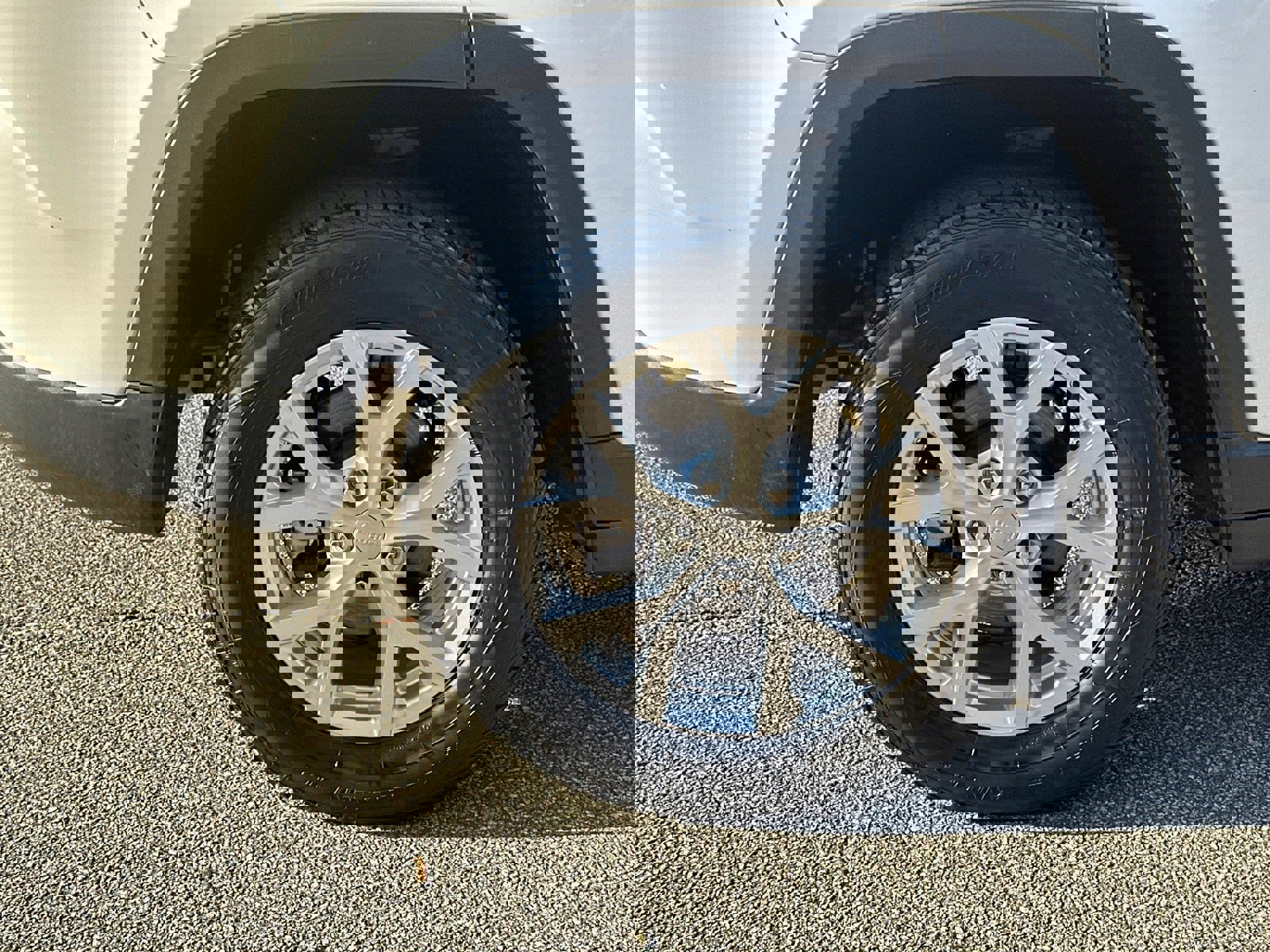 Used 2023 Jeep Grand Cherokee Limited image 21