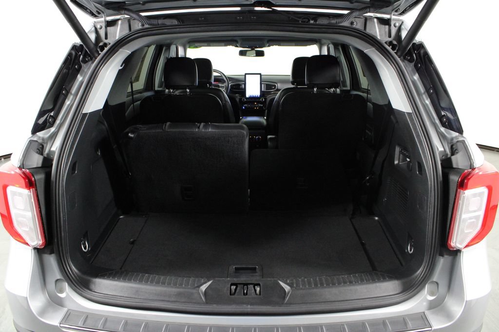 Used 2024 Ford Explorer Limited w/ Limited Technology Package RWD image 16