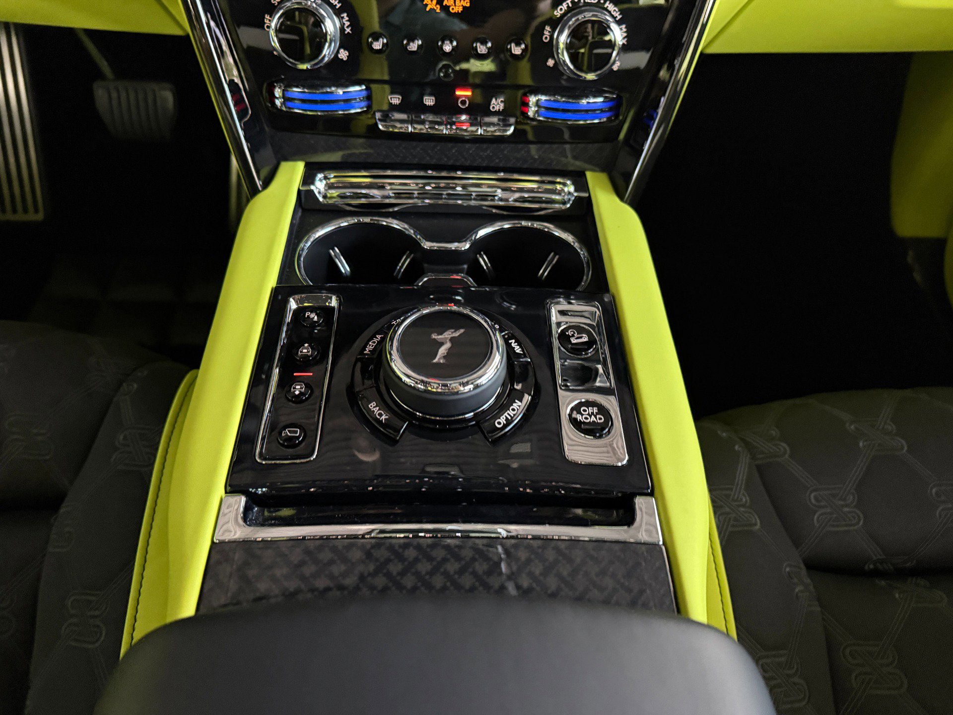 Used 2025 Rolls-Royce Cullinan Black Badge image 51