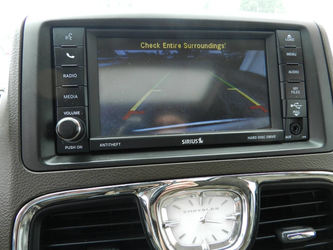 Used 2014 Chrysler Town & Country Limited w/ Luxury Group image 19