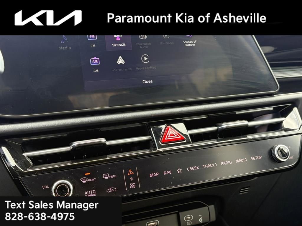 Certified 2025 Kia Niro EX image 11