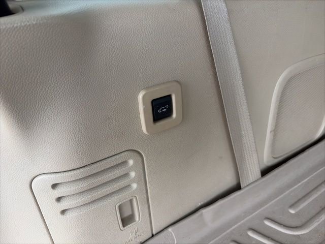 Used 2010 Lincoln Navigator 4WD image 22