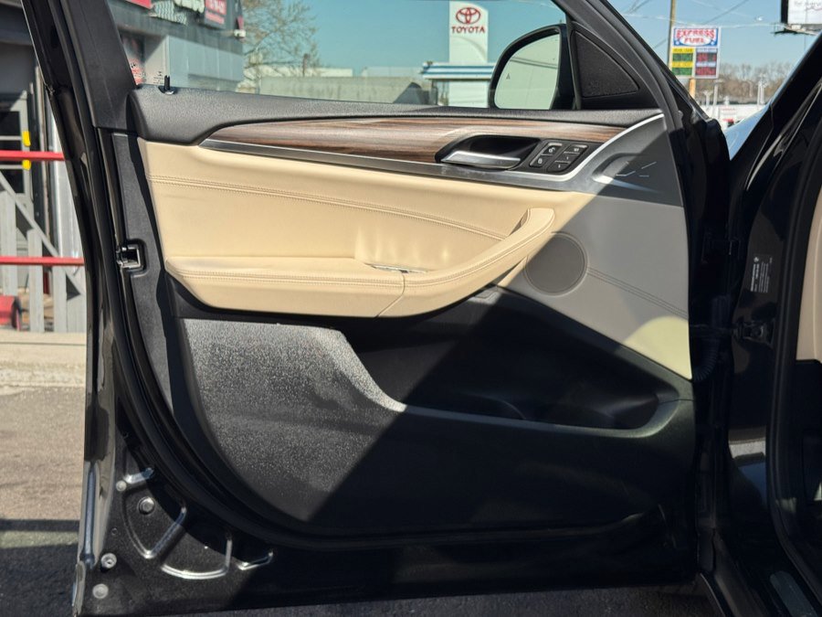 Used 2020 BMW X4 xDrive30i w/ Executive Package image 19