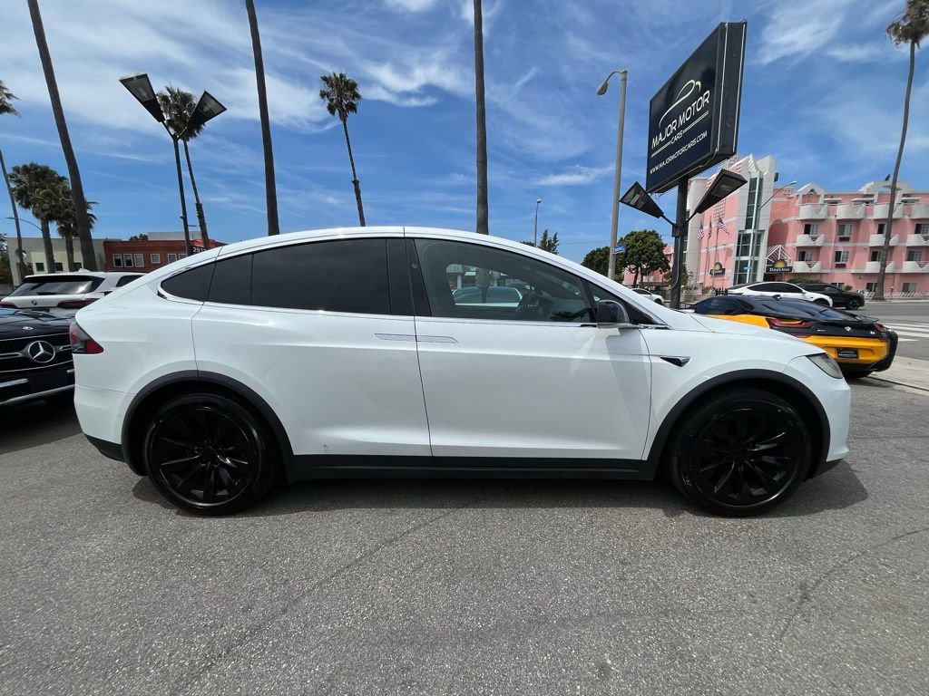 Used 2020 Tesla Model X Long Range image 4