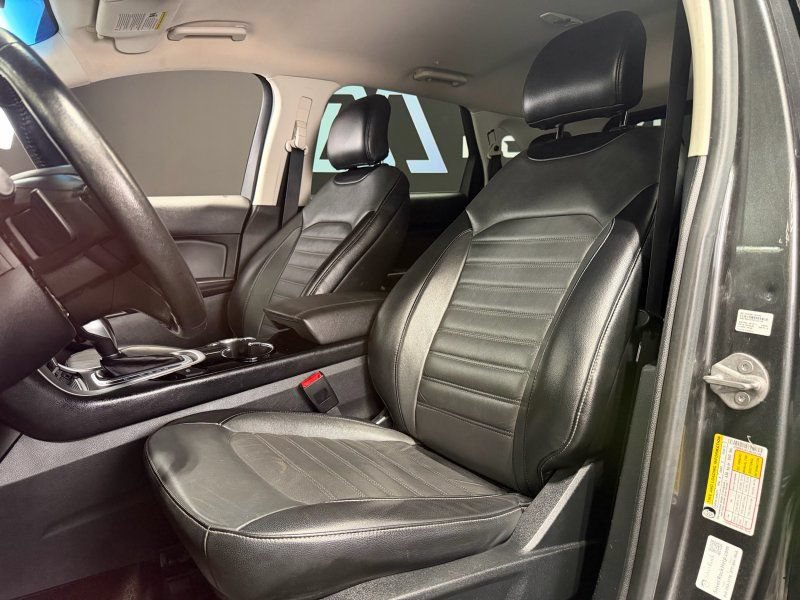 Used 2018 Ford Edge SEL w/ Equipment Group 201A AWD/4WD image 17