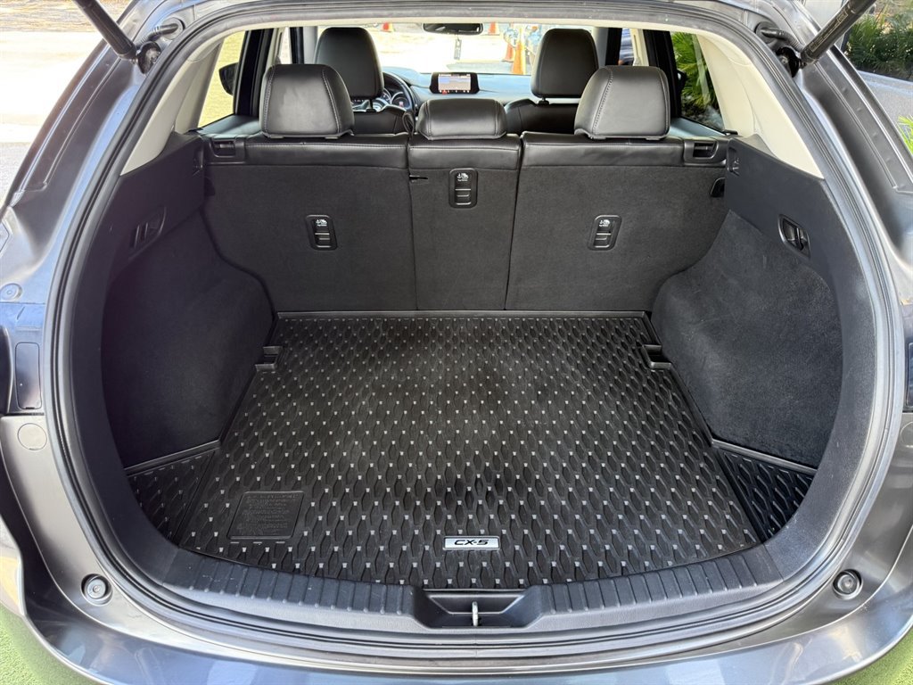 Used 2018 MAZDA CX-5 Touring w/ Preferred Equipment Package FWD image 31