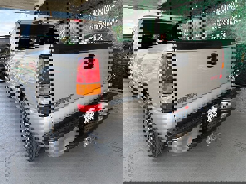 Used 2005 GMC Sierra 1500 SLE w/ Light Duty Power Package image 6