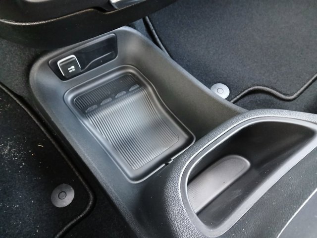 New 2026 Chrysler Pacifica Select image 21