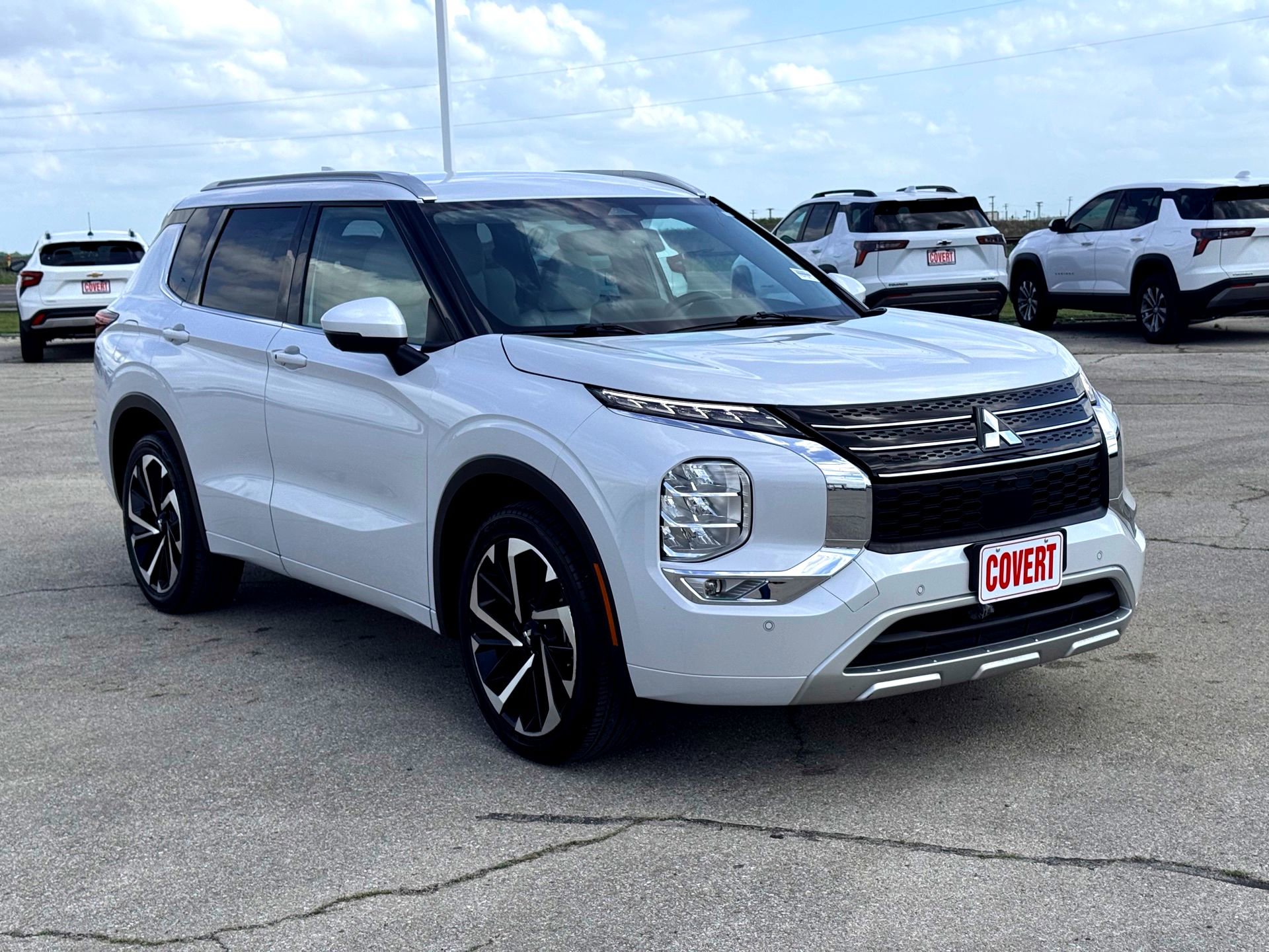 Used 2023 Mitsubishi Outlander SEL image 4