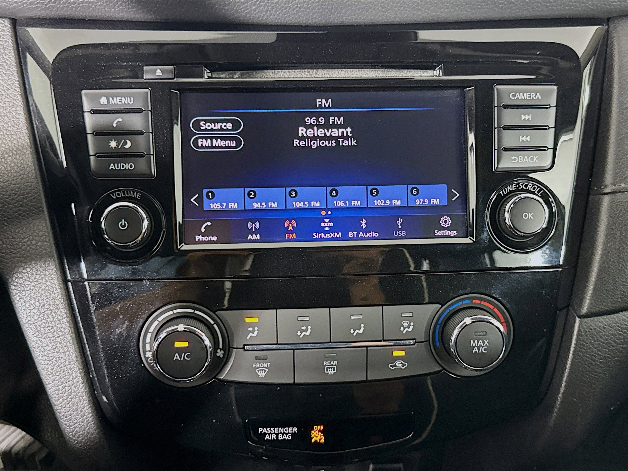 Used 2020 Nissan Rogue S w/ Special Edition Package FWD image 17