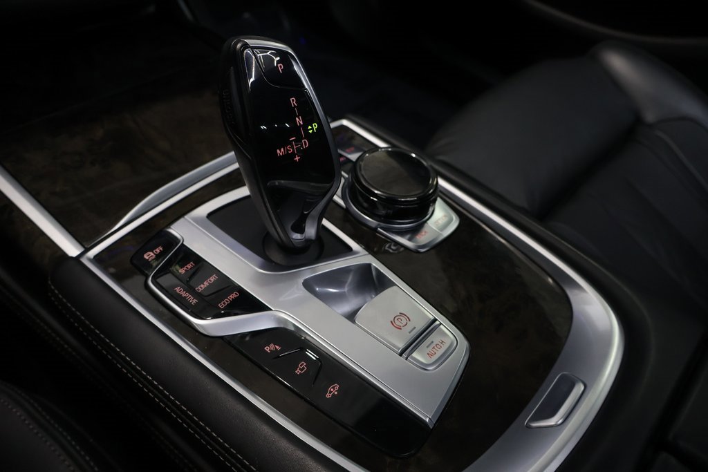 Used 2017 BMW 750i image 23