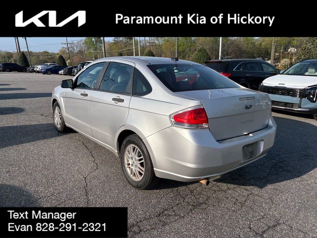 Used 2011 Ford Focus SE w/ 201A Rapid Spec Order Code image 3