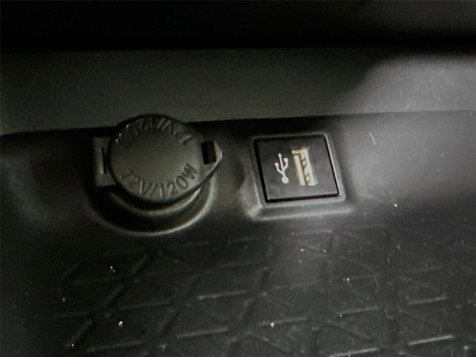 Certified 2025 Toyota RAV4 XLE image 29