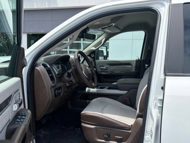 New 2026 RAM 2500 Laramie AWD/4WD image 16