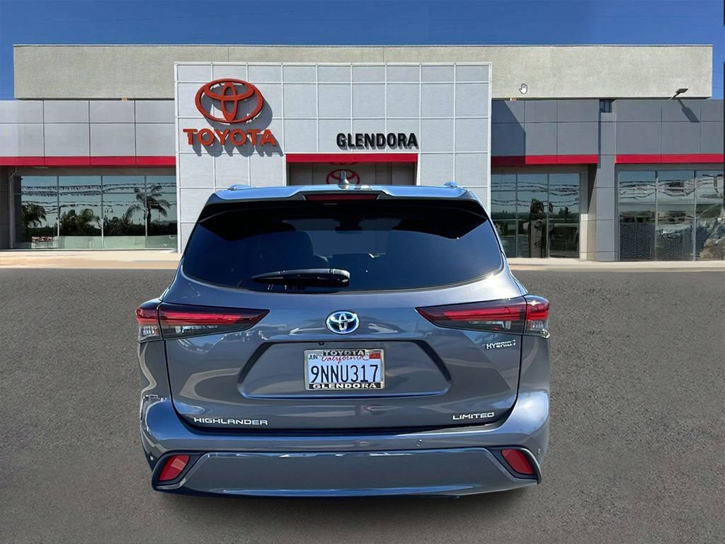 Used 2024 Toyota Highlander Limited AWD/4WD image 4