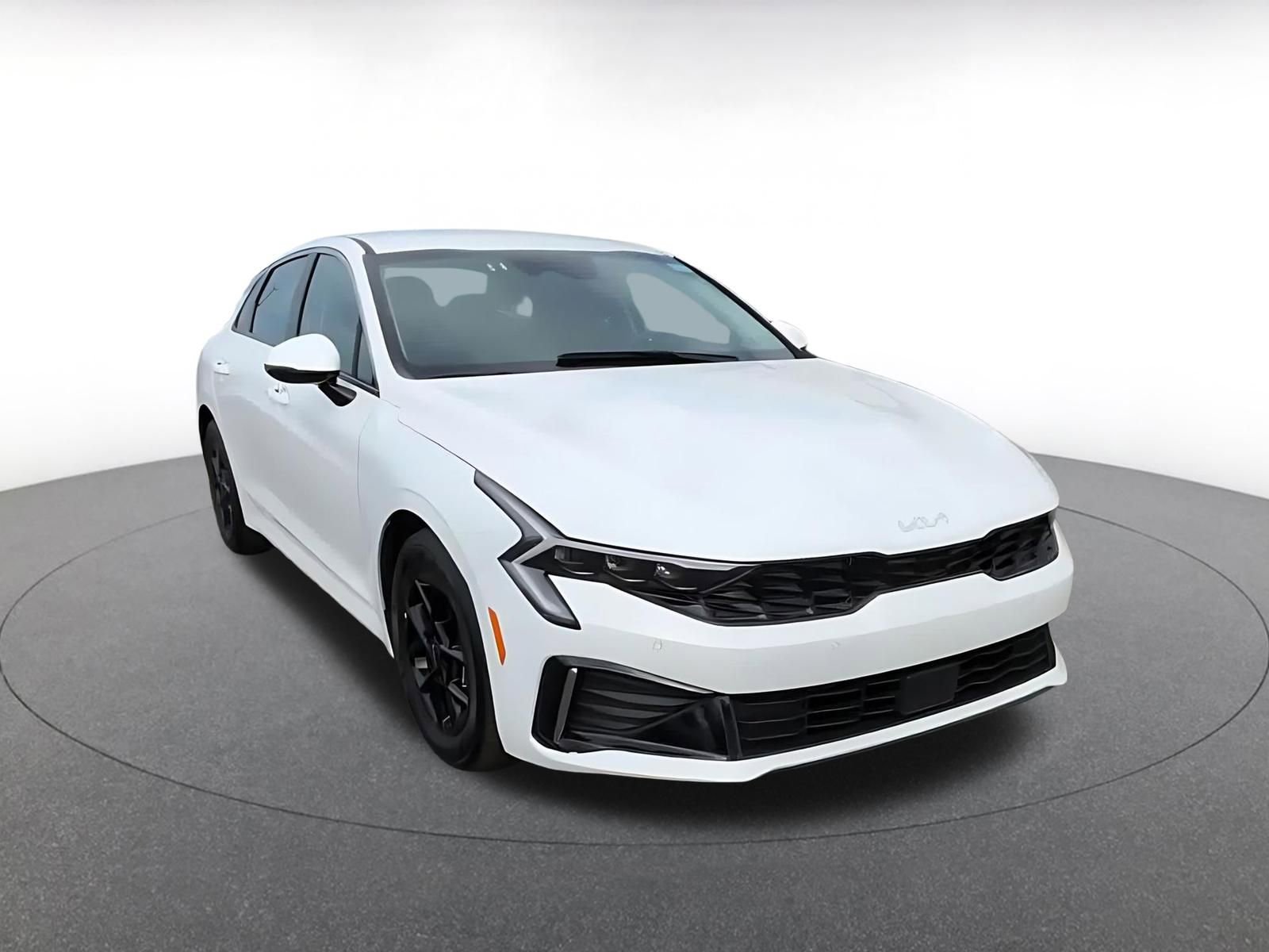 Used 2025 Kia K5 LXS FWD image 3