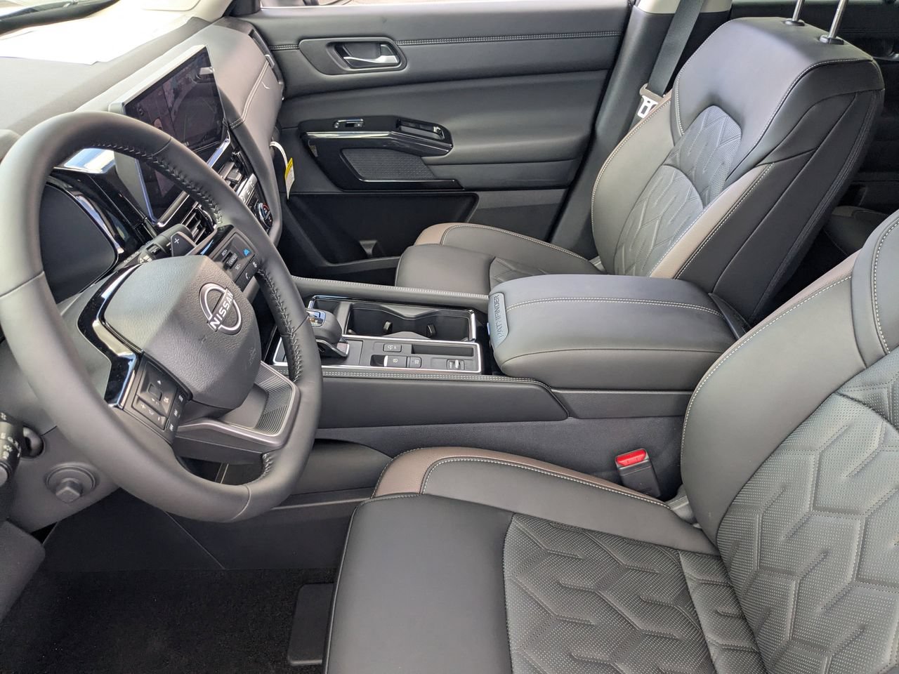 New 2026 Nissan Pathfinder Platinum w/ Cargo Package FWD image 14