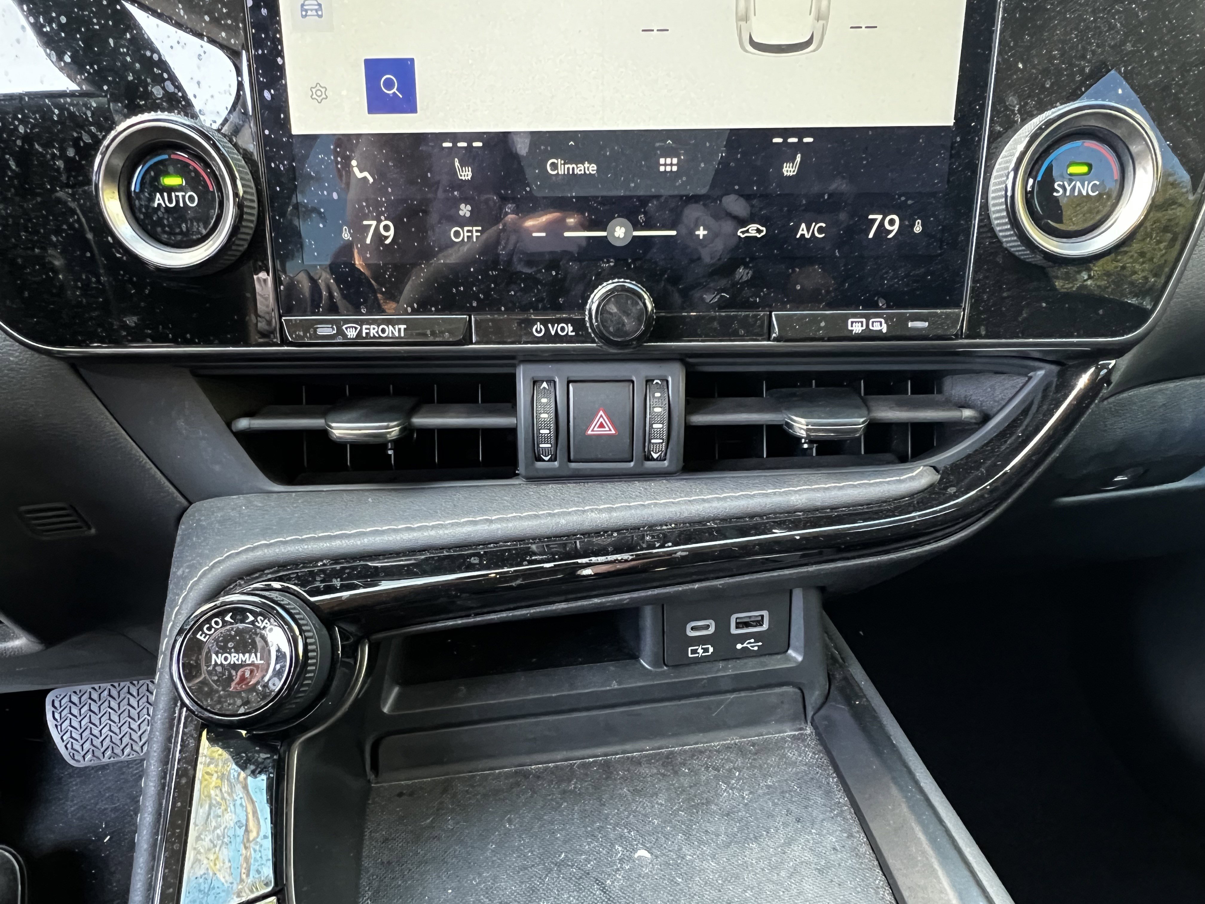 Used 2024 Lexus NX 250 FWD w/ Towing Package (2000 Lbs) image 27