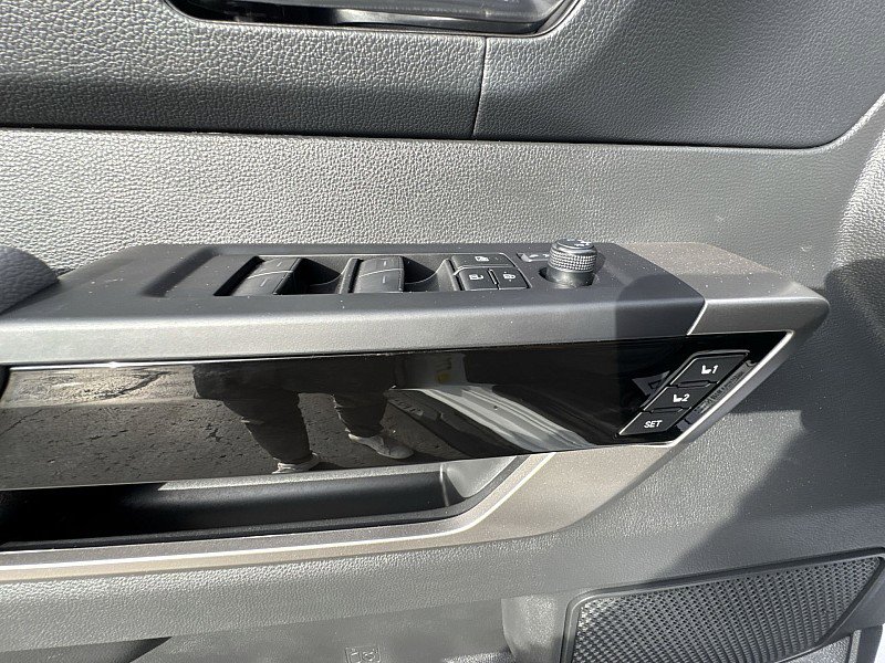 Used 2025 Toyota Sequoia Limited image 22