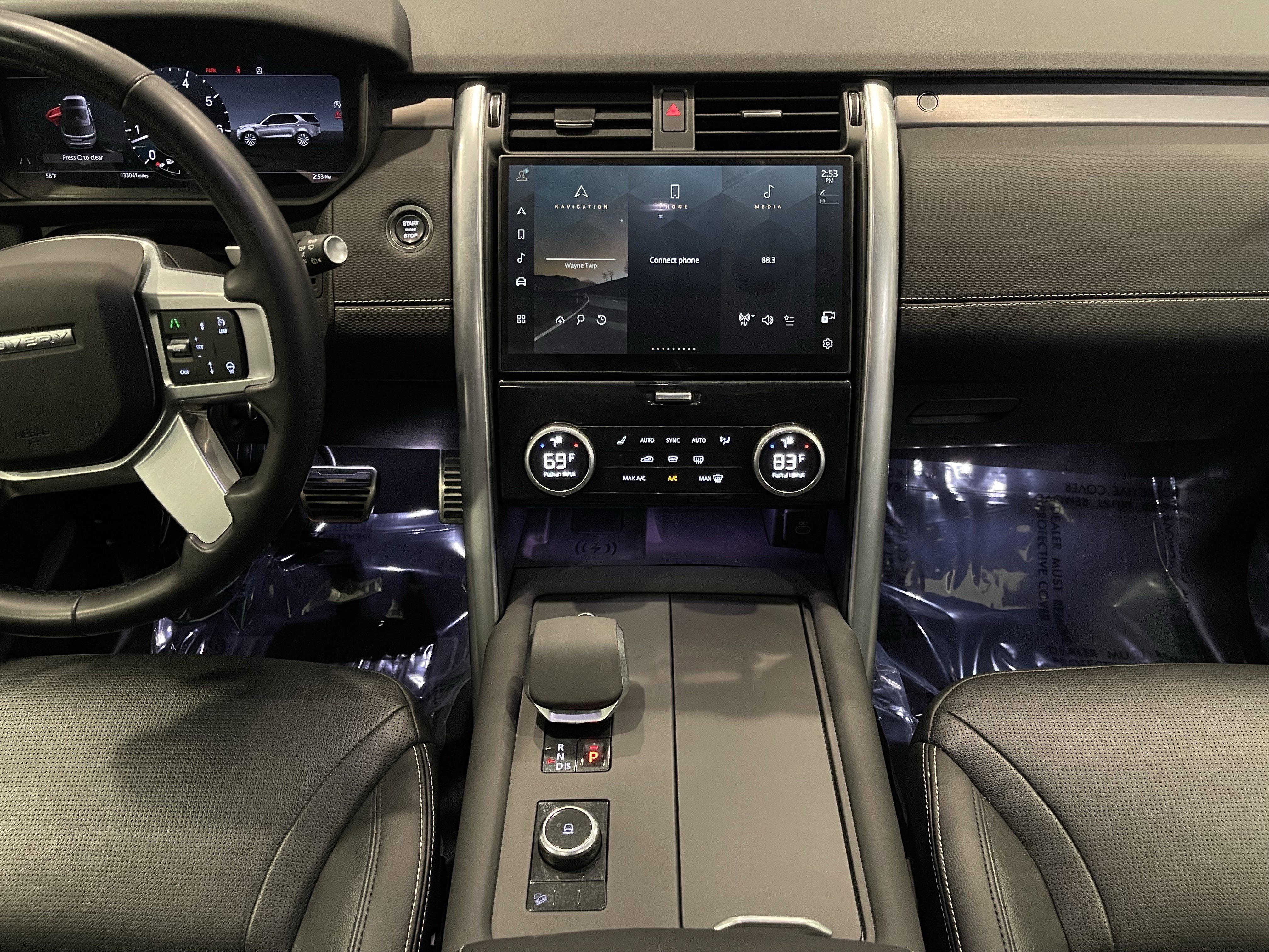 Used 2023 Land Rover Discovery S R-Dynamic image 17