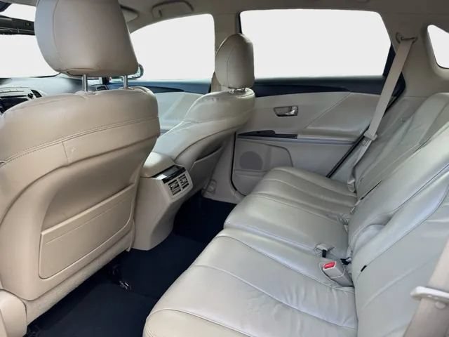 Used 2010 Toyota Venza AWD image 12